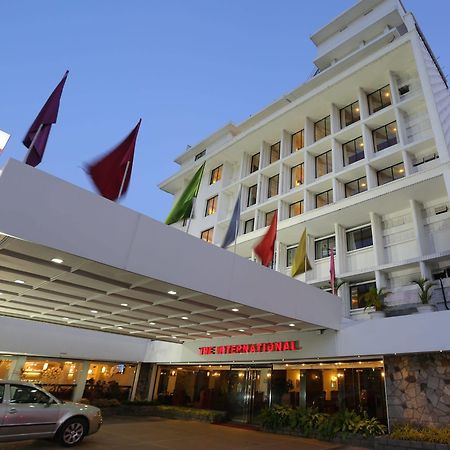 The International Hotel Kochi Esterno foto