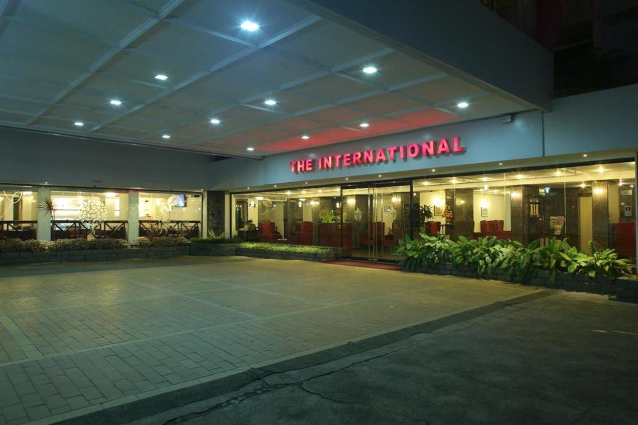 The International Hotel Kochi Esterno foto