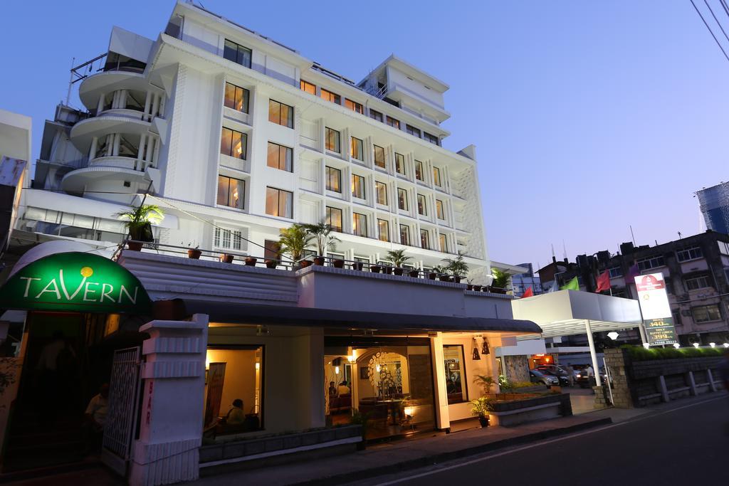 The International Hotel Kochi Esterno foto