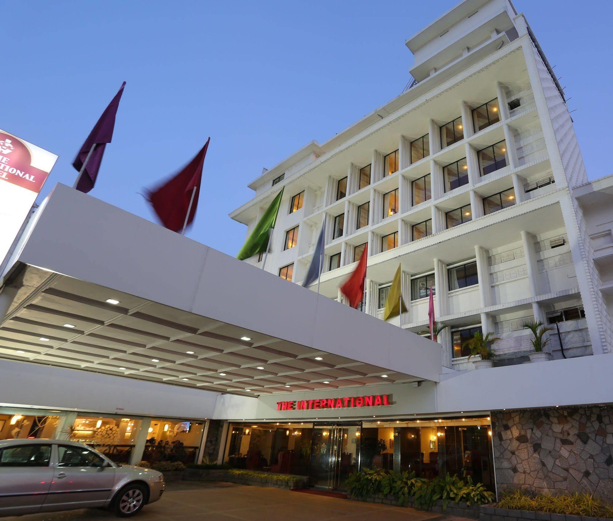 The International Hotel Kochi Esterno foto